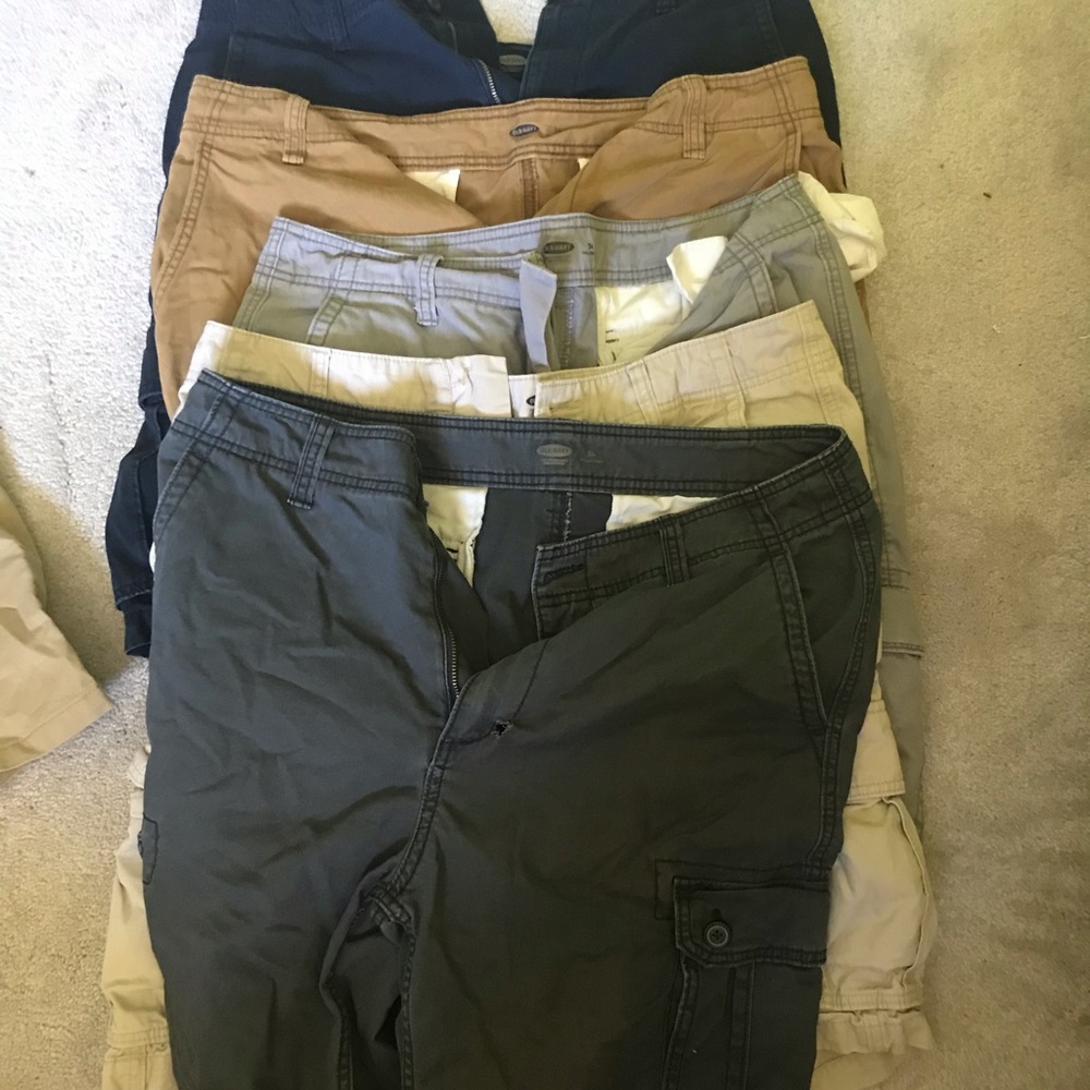 5 pairs 34 tall khaki shorts, one 36 tall.  4$ ea